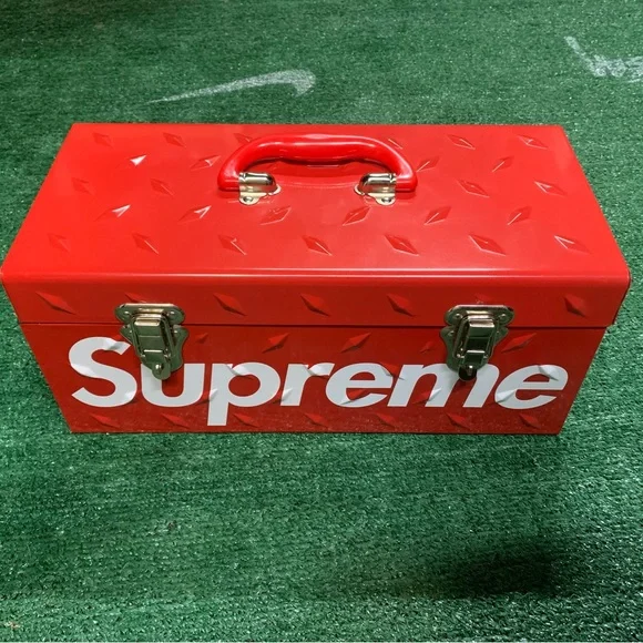 Supreme FW18 Diamond Plated Tool Box Red White Box Logo Latch